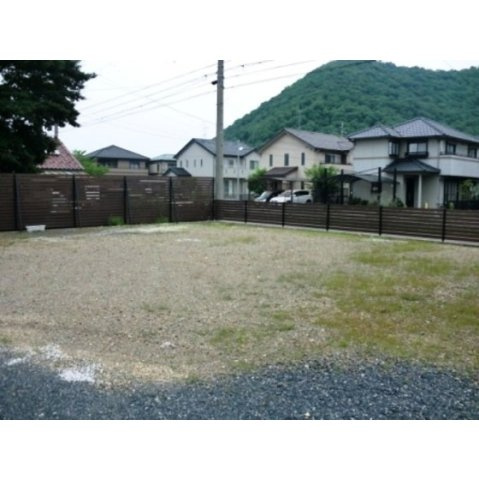 岐阜市芥見嵯峨１丁目の駐車場の外観