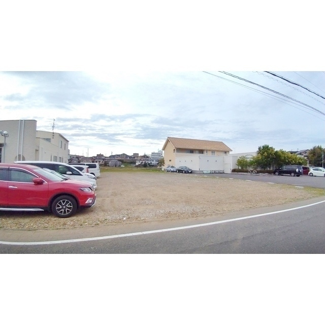 各務原市三井町１丁目の駐車場