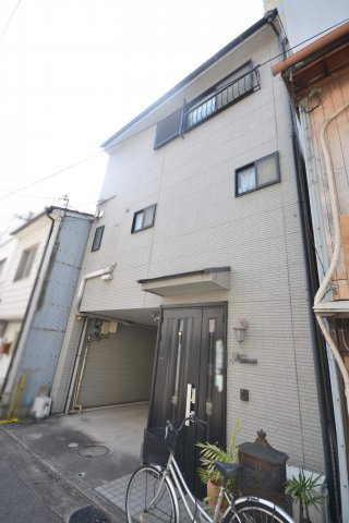 堺市堺区住吉橋町　一戸建の前面道路含む現地写真|堺駅は南海本線の特急停車駅のため、交通至便な立地です