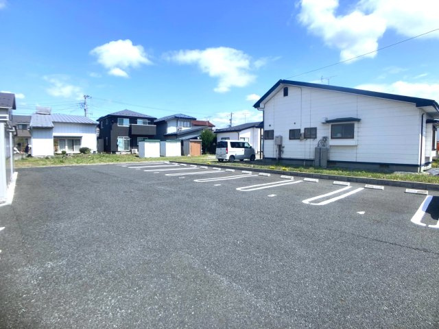 ルピーノの駐車場