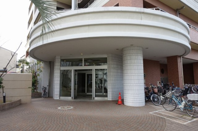 【エントランス】 | クレスタ梅田ＥＡＳＴアヴァンツィオ