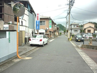 【前面道路含む現地写真】