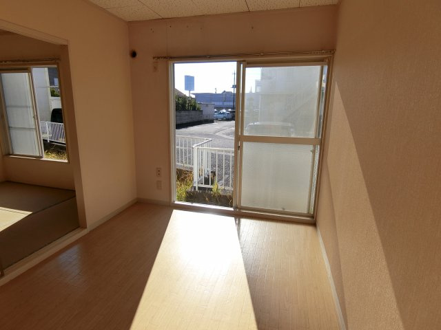 桜ハイツの洋室