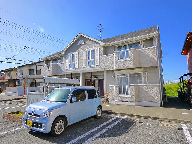 シルエラⅠの駐車場|車をお持ちの方に嬉しい駐車場付きの物件です