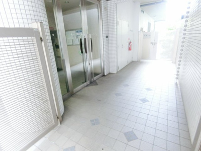 【エントランス】 | プエンテ21 | 建物の内部です