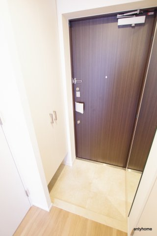レオンコンフォート難波南2　仲介手数料無料の玄関