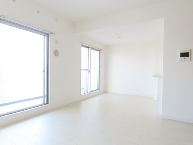 テレーズ神崎川の居間・リビング