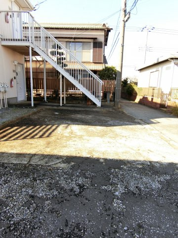 コーポまるもDの駐車場
