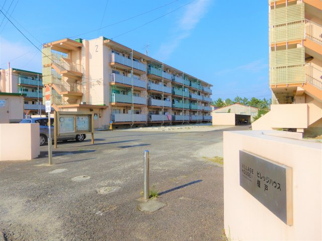 ビレッジハウス榎戸　1号棟のエントランス