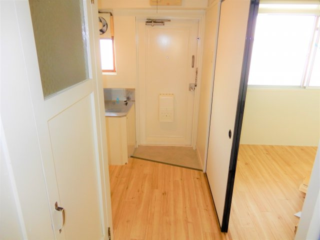 ビレッジハウス榎戸　1号棟の玄関