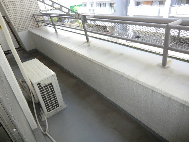 大阪市西淀川区御幣島３丁目の賃貸マンションのバルコニー