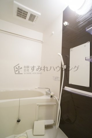 AILE宝塚Ⅲ（エールタカラヅカ３）の浴室