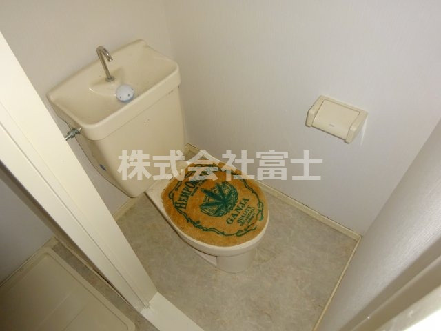 平野町アパートのトイレ