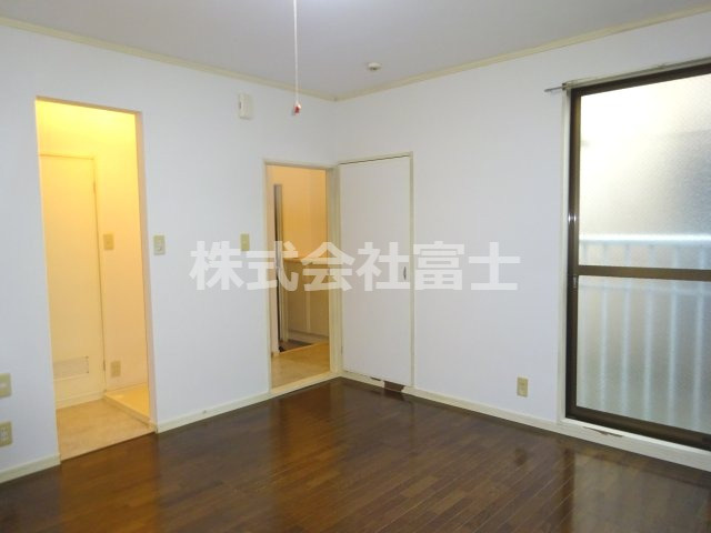 平野町アパートの洋室