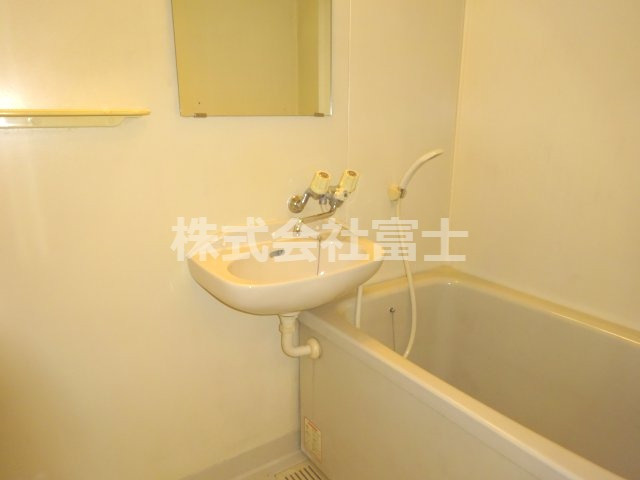 平野町アパートの浴室