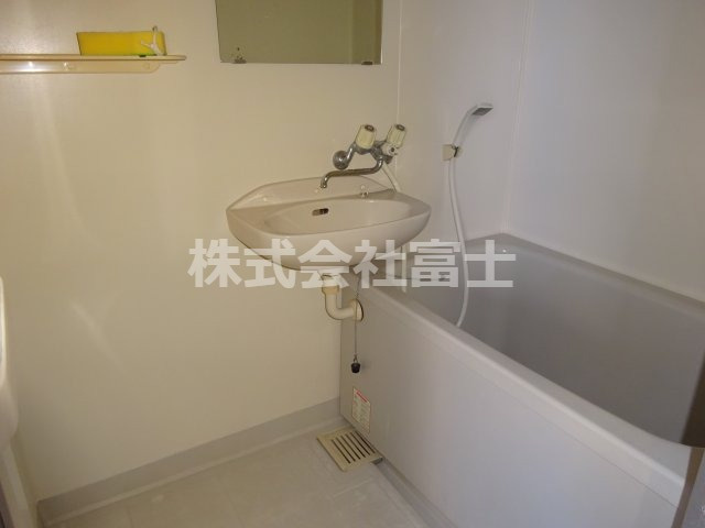 平野町アパートの浴室