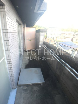 【バルコニー】 | イーストガーデンバラ館 | 広々としたバルコニーです