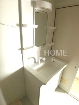 【独立洗面台】 | イーストガーデンバラ館 | 朝の身支度には欠かせない独立洗面化粧台