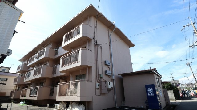 西本マンションの外観