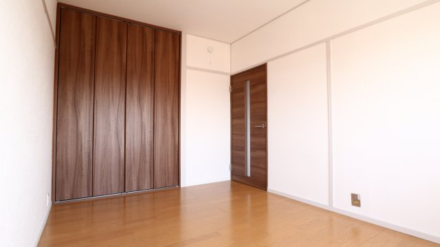 西本マンションの寝室