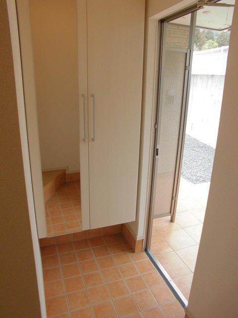 ヌーベル・ノア　Ａの玄関