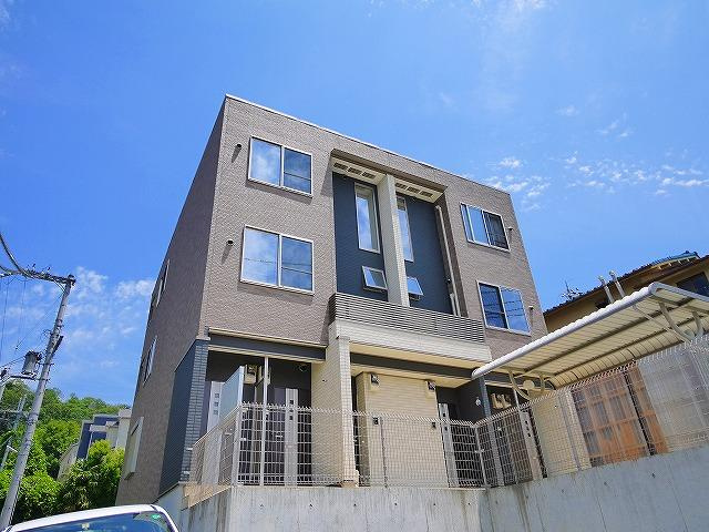 ヴェルシャトウ東生駒の外観|おしゃれな外観です