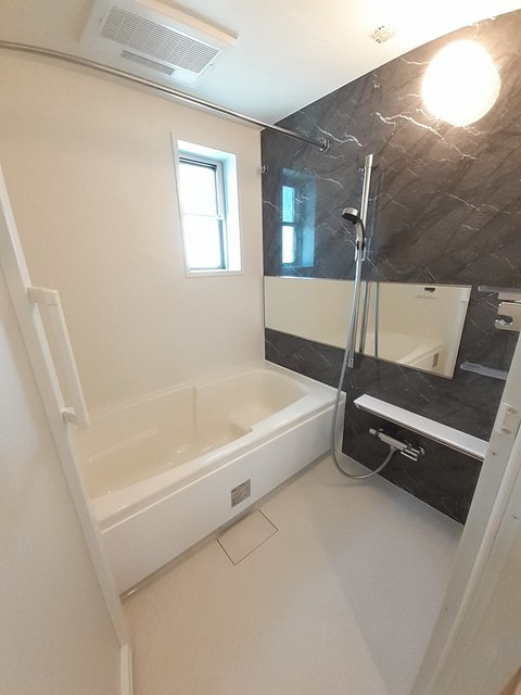 Ｒｉｖｅｒｓｉｄｅ　Ａの浴室