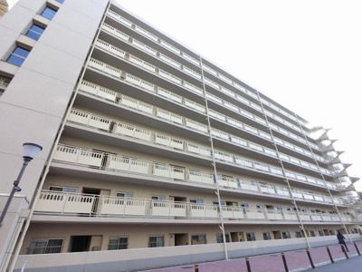 【外観】 | 横浜パークタウンH棟 | 京急本線「弘明寺」駅バス5分「引越坂」停歩2分
敷地内に相鉄ローゼンや医療機関、提供公園があり生活利便性良好です。