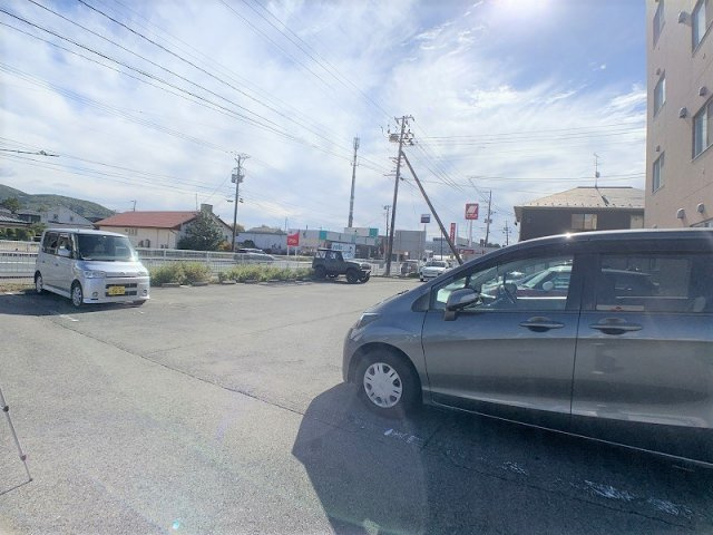 クラインファルケの駐車場
