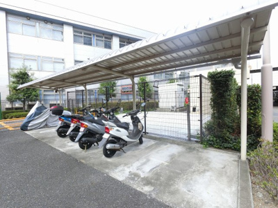【その他共用部分】 | フェアロージュ・ガーデンズ川崎 | バイク置場