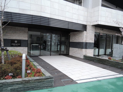 【エントランス】 | プレミスト横濱弘明寺 | 横浜市営地下鉄ブルーライン「弘明寺」駅徒歩7分、京急本線「弘明寺」駅徒歩15分。
忙しい朝が助かる立地、暮らしにゆとりが生まれます。