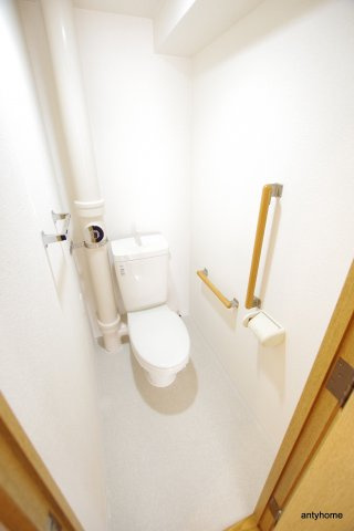大阪市淀川区東三国２丁目の賃貸マンションのトイレ