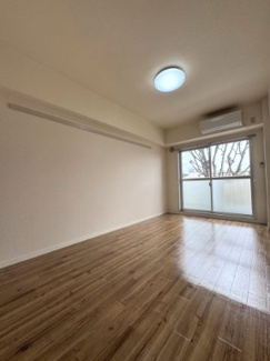 【居間・リビング】 | セントル長島 | ※同タイプの別の部屋の写真です。