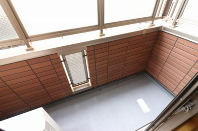 【バルコニー】 | ライン・テラ | 暖かな日差しのふりそそぐバルコニー