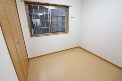 【洋室】 | ライン・テラ | 使い勝手のいい洋室です