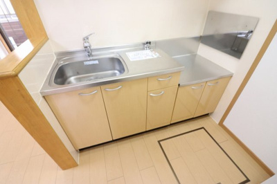 【キッチン】 | ライン・テラ | コンパクトなキッチンで掃除もラクラク