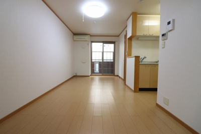 【居間・リビング】 | ライン・テラ | ゆったりとした居間です