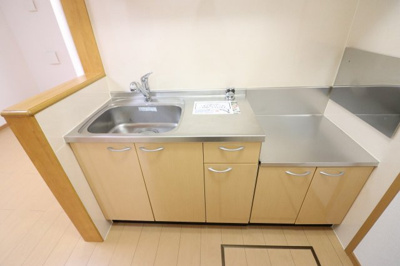 【キッチン】 | ライン・テラ | コンパクトなキッチンで掃除もラクラク