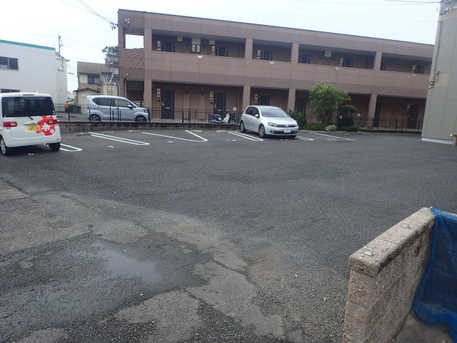 プラッツ・ハウスの駐車場
