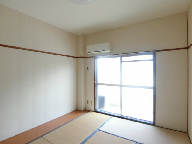 コーポ・幸の和室