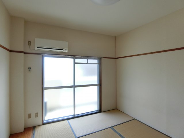 コーポ・幸の和室