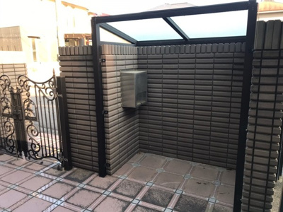 【駐車場】 | 守谷市薬師台　中古注文住宅　木を贅沢に使ったお家　外壁塗装済 | 雨に濡れない駐輪場