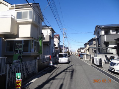 【前面道路含む現地写真】 | さいたま市緑区三室リノベーション再生中古住宅 | 前面道路含む現地写真です