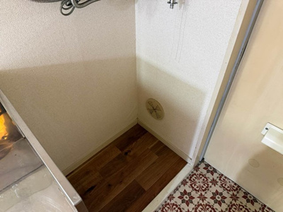 【展望】 | エステートアイⅤ | 玄関横にある室内洗濯機置き場です♪室内に置けるので洗濯機が傷みにくい☆