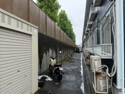 【その他共用部分】 | エステートアイⅤ | 敷地内にバイク置き場を完備しています！大型バイクも相談可能です♪お気軽にご相談下さい☆