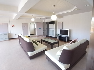 【ロビー】 | カレッジハイツ玉川 | 共有ラウンジ