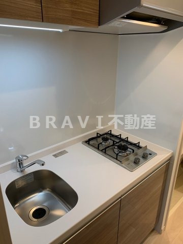 プレジオ都島本通　BRAVI不動産のキッチン|【プレジオ都島本通】コンパクトなキッチンで掃除もラクラク