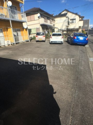 【駐車場】 | パレス中島 | 駐車場に車を止められます
