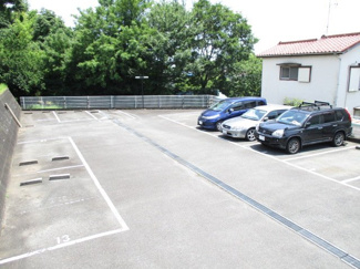 【駐車場】 | いつでも目の届く敷地内に駐車場があります♪お車をお持ちの方におすすめです！