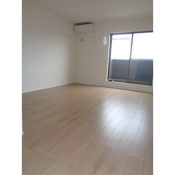 トライ（ＴＲＹ）の居間・リビング